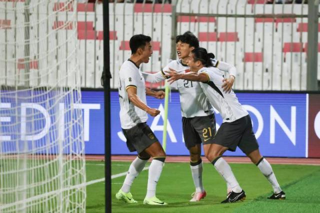 归化政策以来首次！中国零归化拿下血性胜利